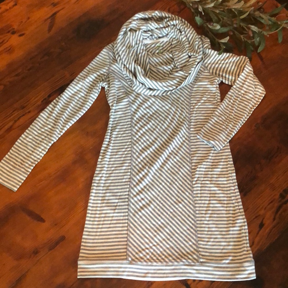 SALE DAKINI Women’s XS Cowl Neck Dress